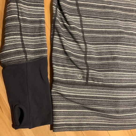 Lululemon In Stride Jacket Striped Grey & White - size 10 - Picture 17 of 17
